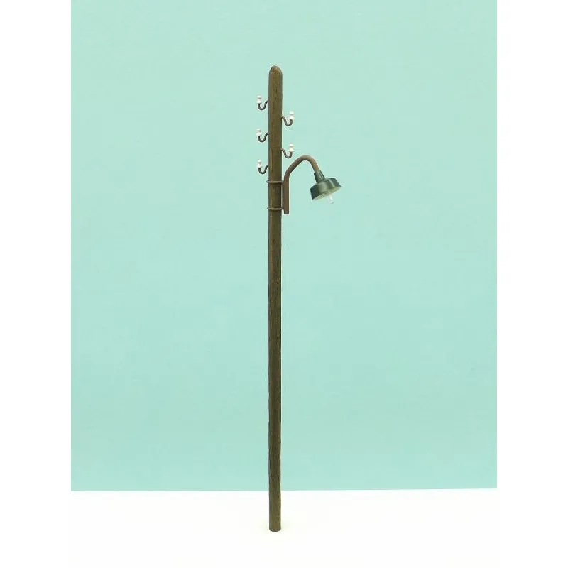 Mât en bois avec lumière et pose. KLUBA 2672