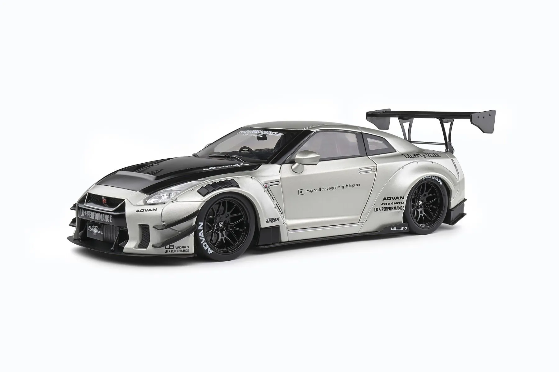 SOLIDO Nissan GT-R R35 Liberty Walk Body Kit Pearl Grey 1/18 - S1805802